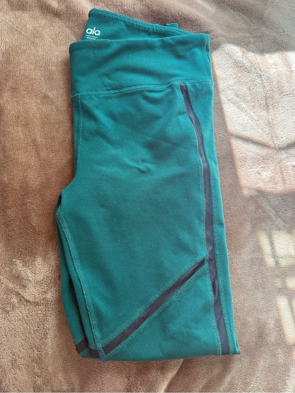 Alo Yoga Talia Full Length Leggings Evermint Green with Black Trim
